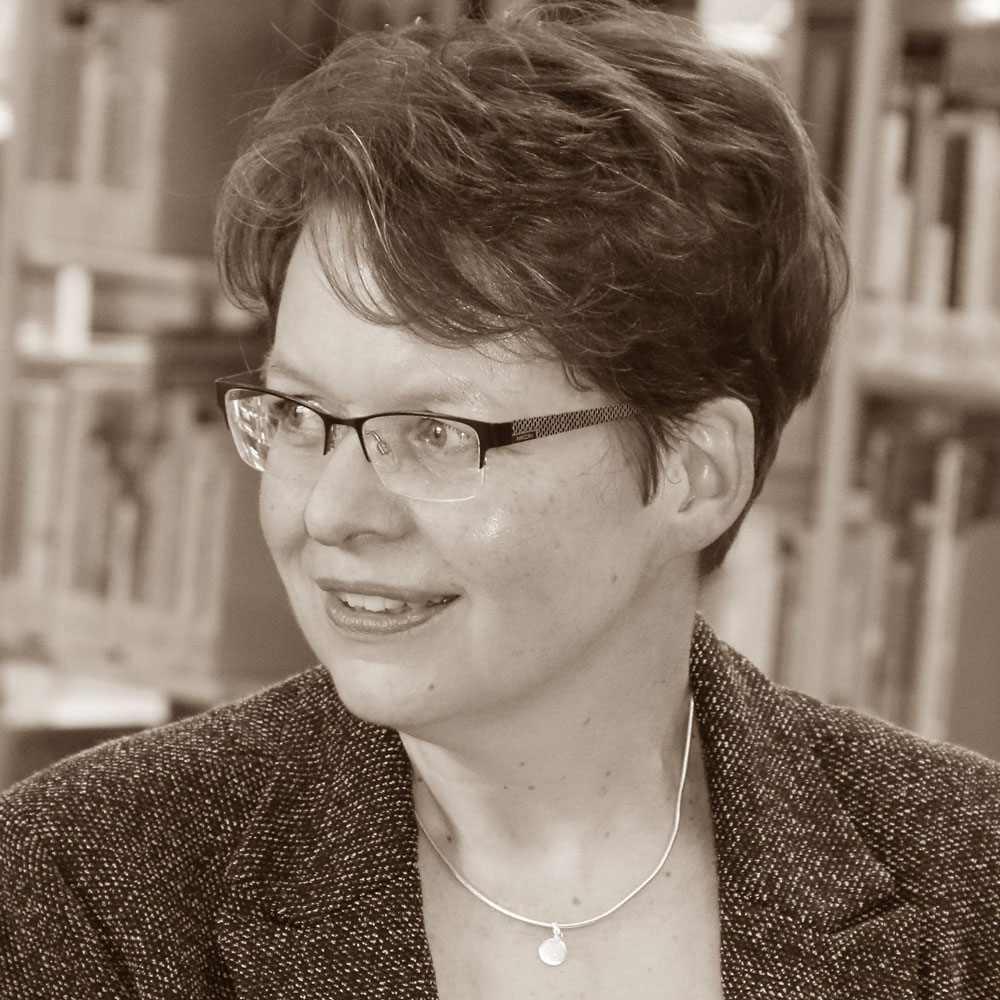 Dr. Susanne Schuster